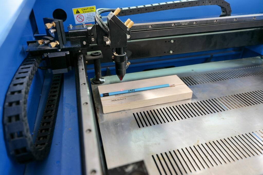 imagem mostrando uma maquina laser de co2